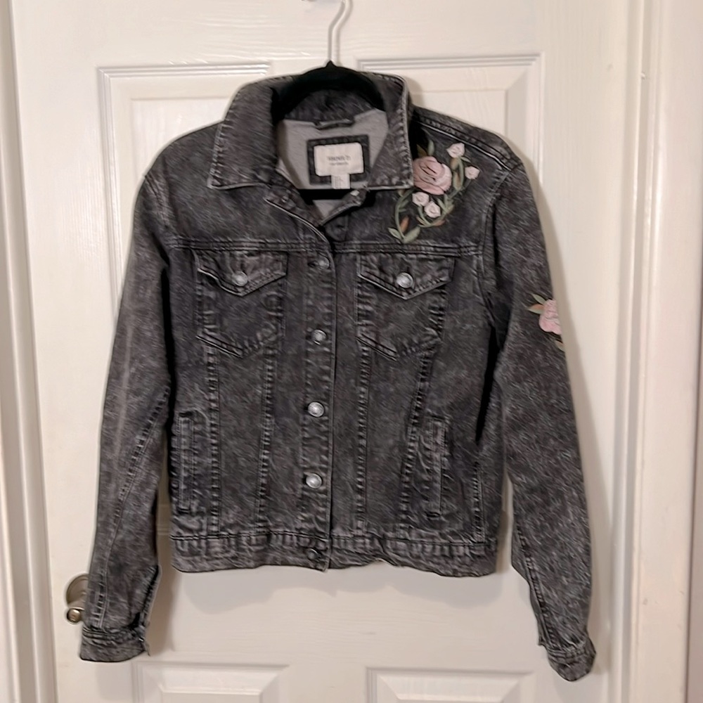 Forever 21 Jean washed black jacket with pink embroidered flowers